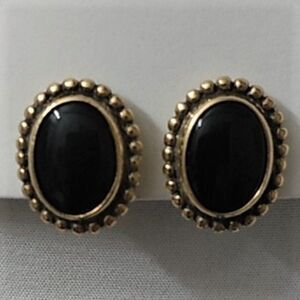 Vintage Napier Gold Tone Black Oval Stone Screw Back Clip Earrings